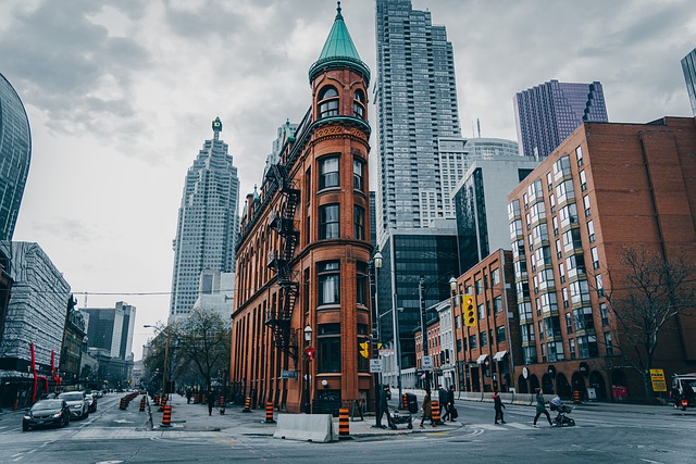 architecture, urban, street, building, photography, winter, cloudy, toronto, canada, city, road, nature, cars, people, sky, classic, season